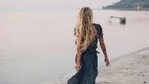 “体育快讯：U22国足比赛场地引争议，NBA对莱昂纳德展开调查”